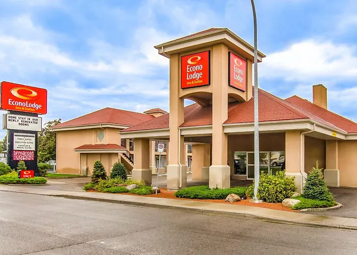 Econo Lodge Inn & Suites
