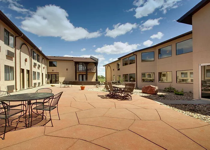Best Western West Hills Inn