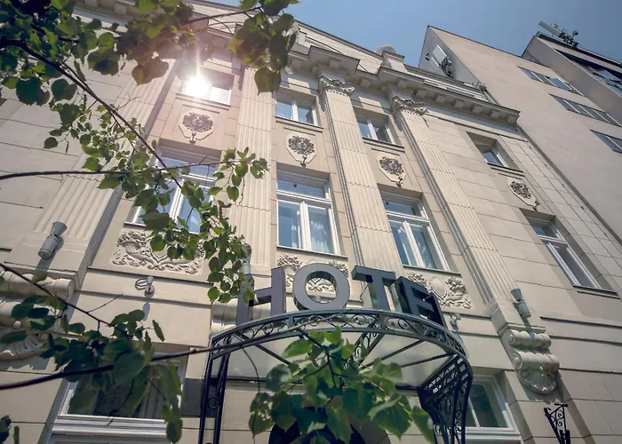 Public House Hotel