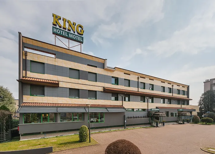 Smart Hotel King, By R Collection Hotels