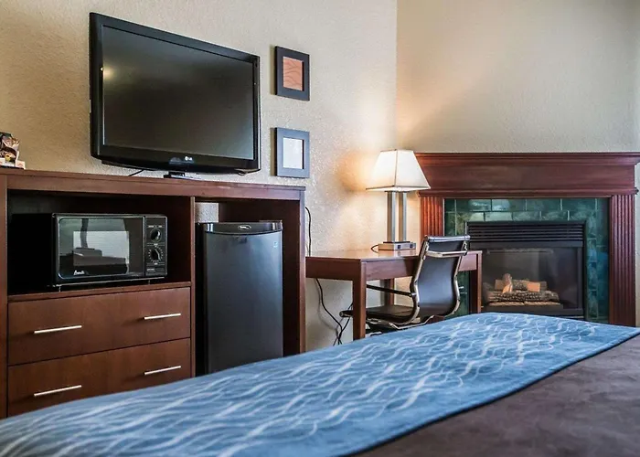 Quality Inn & Suites Dixon Near I-88