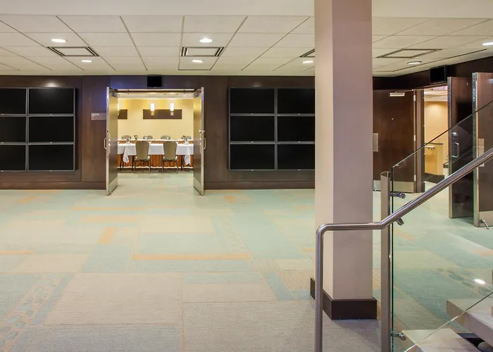 Crowne Plaza Hotel Glen Ellyn/Lombard By Ihg