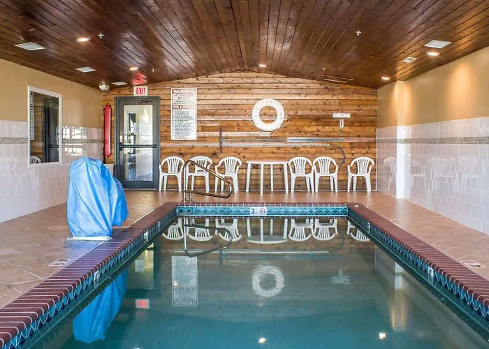 Rodeway Inn & Suites Near Okoboji Lake Milford