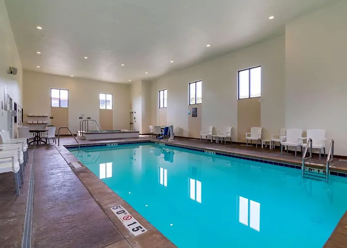 Comfort Inn & Suites Mandan - Bismarck