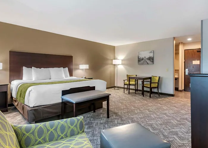 Comfort Inn & Suites Tualatin - Lake Oswego South