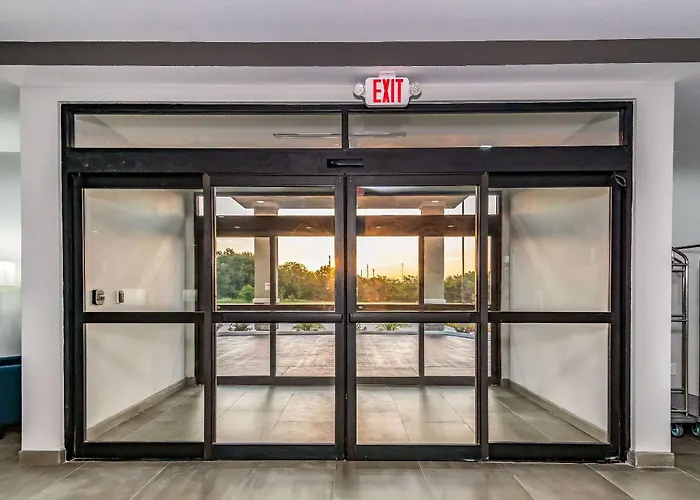 Comfort Suites Desoto Dallas South