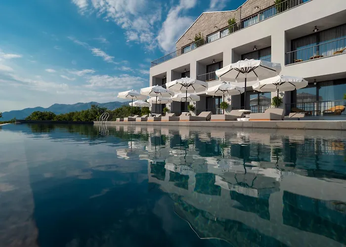 Vivid Blue Serenity Resort Sveti Stefan