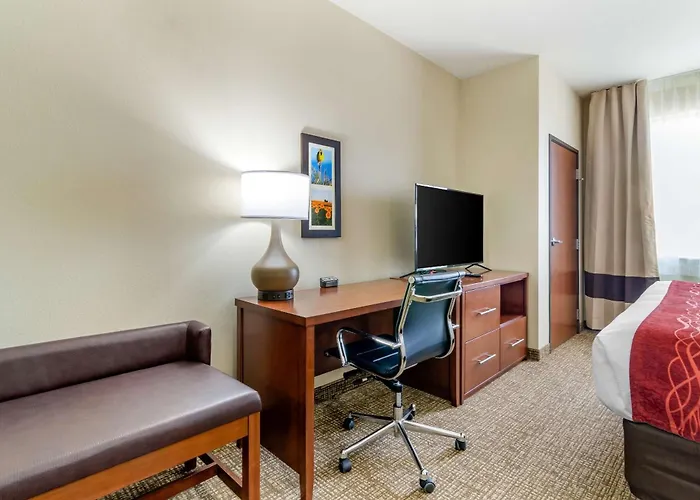 Comfort Inn & Suites Salina North