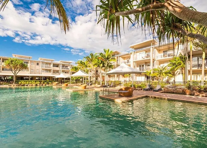 Peppers Salt Resort & Spa - Lagoon Pool Access 2 Bedroom Spa Suite Kingscliff