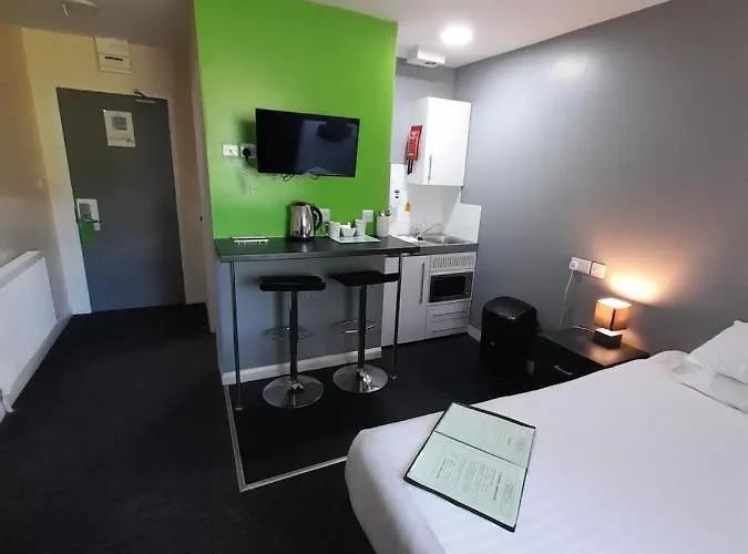 Lymedale Suites Studios & Aparthotel In Newcastle Under Lyme & Stoke