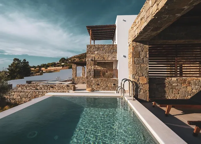 Kouros Blanc Resort & Suites