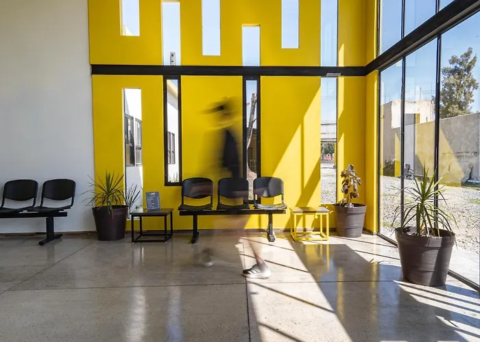 Check Inn Hostal Aeropuerto Gdl