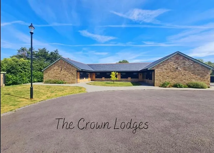 The Crown Lodges