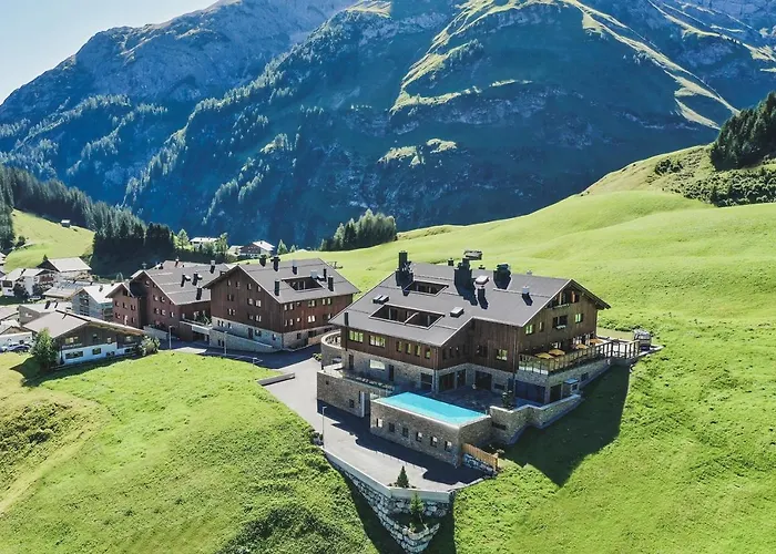 AlpenParks Hotel&Apartment Arlberg Warth mit Pool