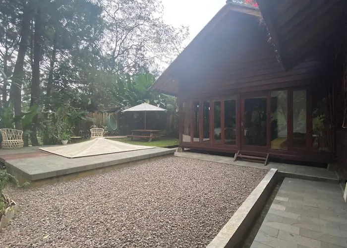 The Lodge Maribaya Cikareumbi