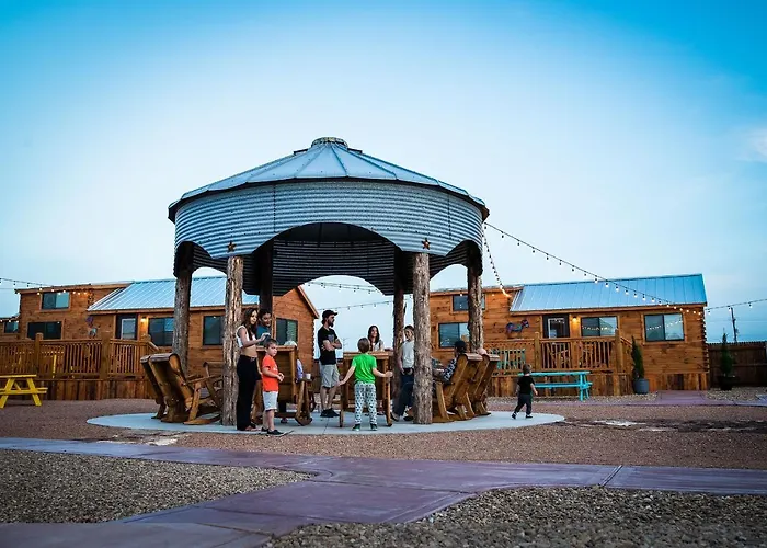 The Big Texan - Cabins And Wagons Amarillo