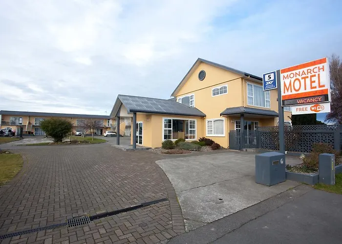 Monarch Motel