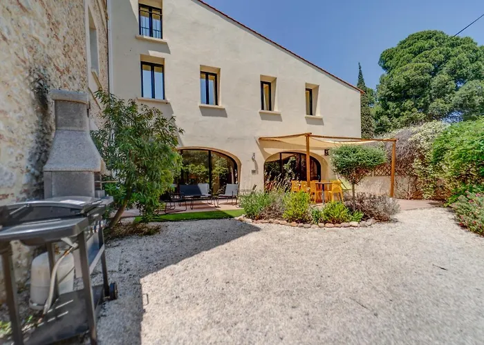 Gite Imagine Roussillon Residence Privee Avec Piscine - 8 Personnes
