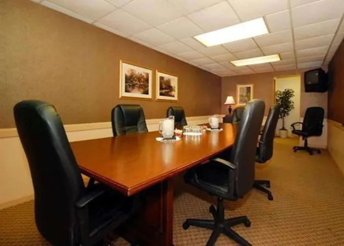 Quality Inn Pittsburgh Airport Oakdale