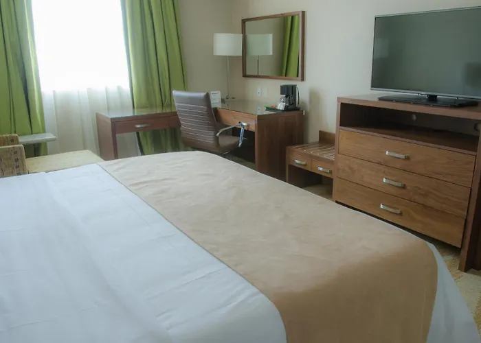 Holiday Inn Express And Suites Celaya By Ihg