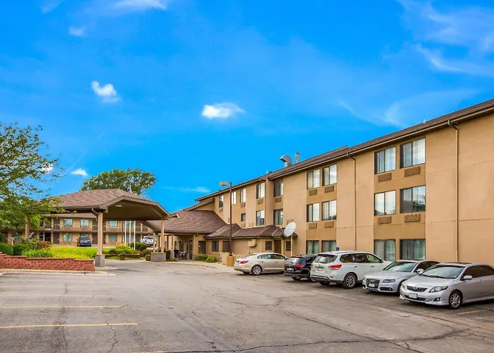 Quality Inn & Suites Lawrence - University Area