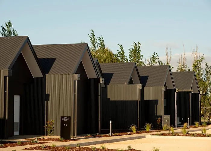 Par Five Shacks Hotel Berri