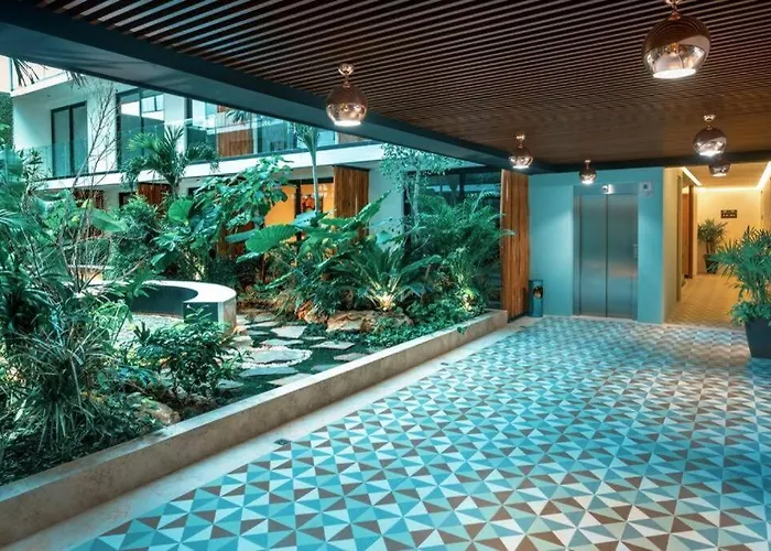 The Shore At 46Th Luxury Condos