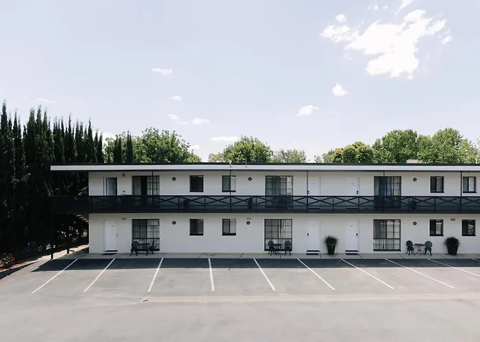 Centralpoint Motel