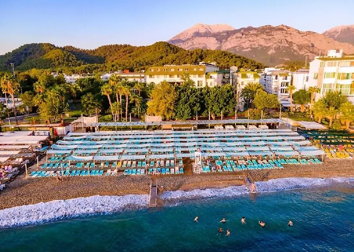 L'Ancora Beach Hotel