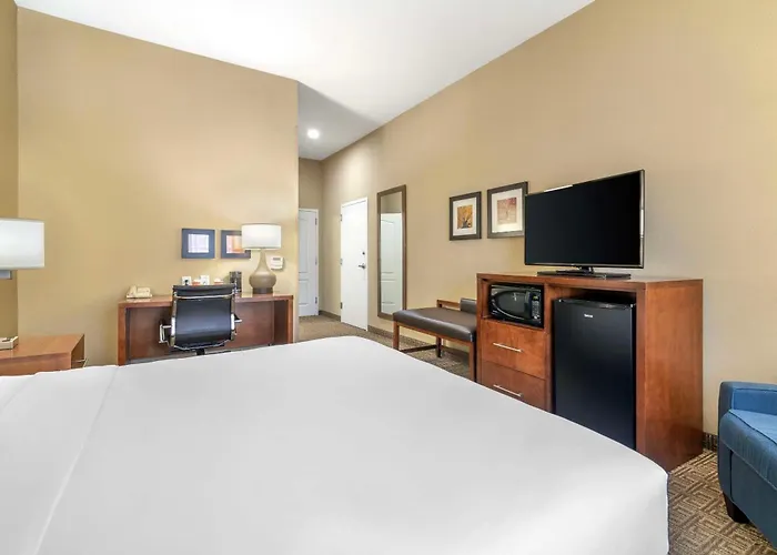Comfort Inn & Suites Dover-Portsmouth