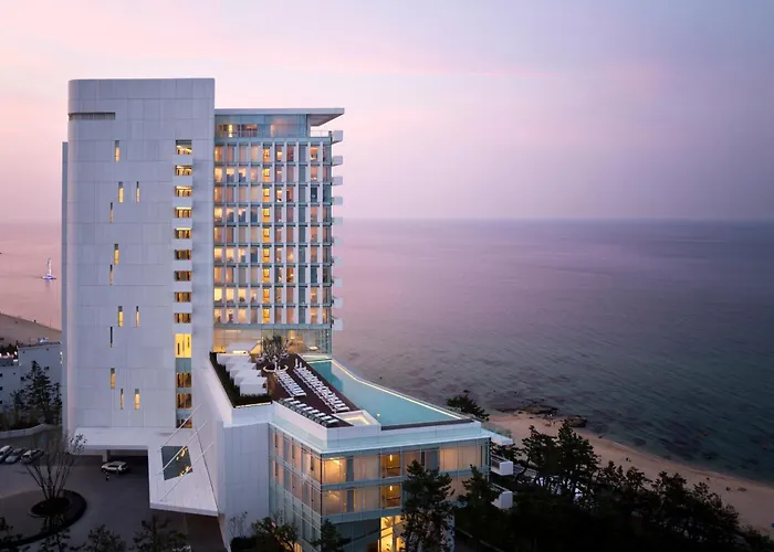 Seamarq Hotel