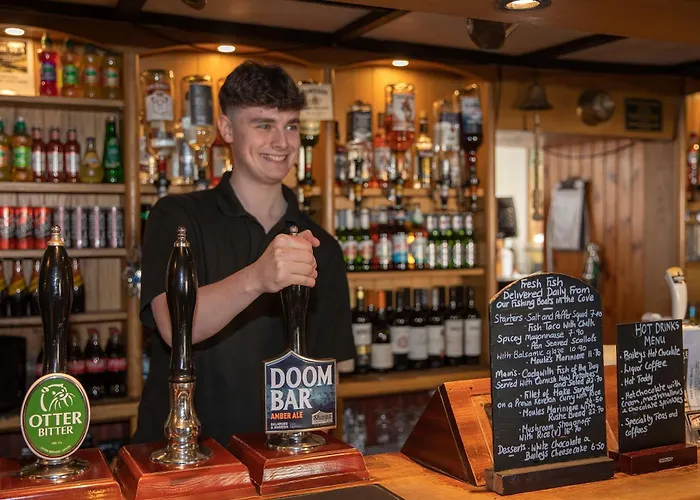 Cadgwith Cove Inn