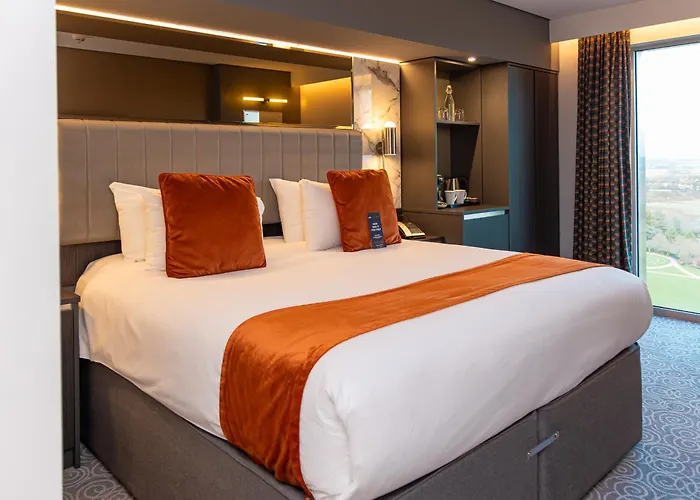 Hotel La Tour Milton Keynes
