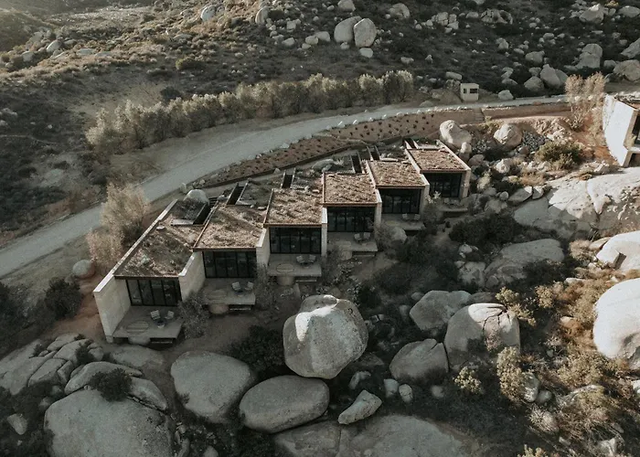 Mira Earth Studios Valle de Guadalupe