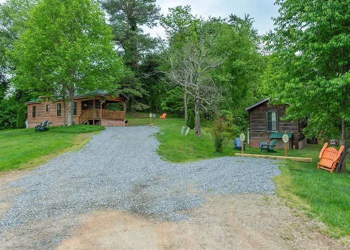 Engadine Inn And Cabins Candler