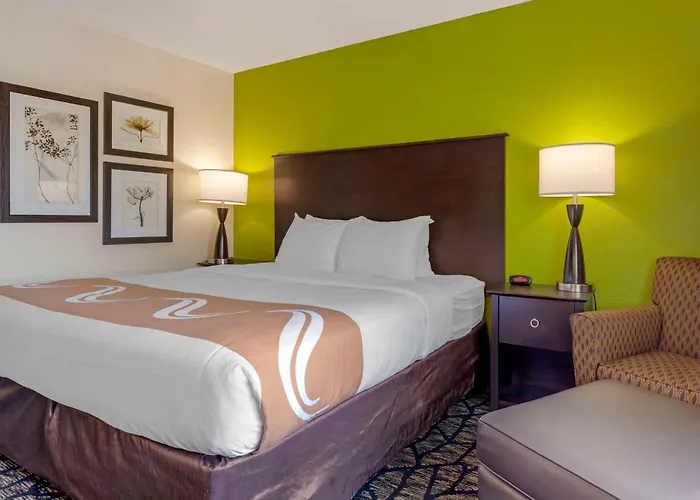 Quality Inn Oshkosh Aviation Park