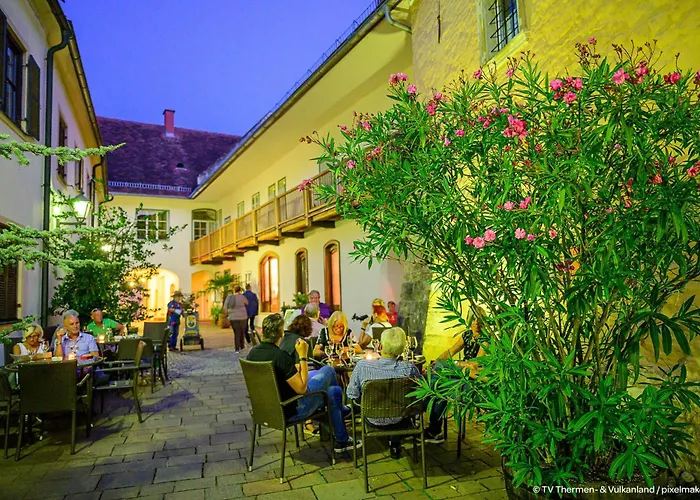 JUFA Hotel Bad Radkersburg - inkl 4h Thermeneintritt in Parktherme