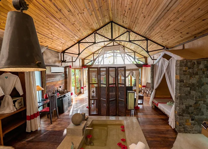 Princesse Bora Lodge & Spa
