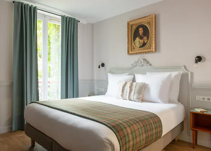 Hotel De La Porte Doree