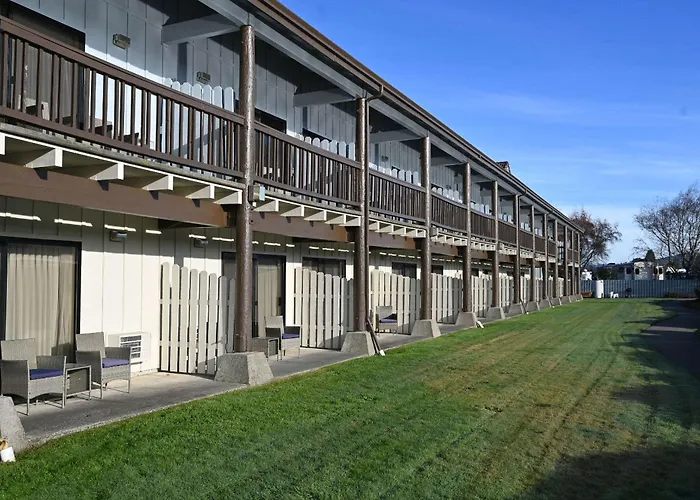 Edgewater Inn And Suites, An Ascend Collection Hotel Coos Bay