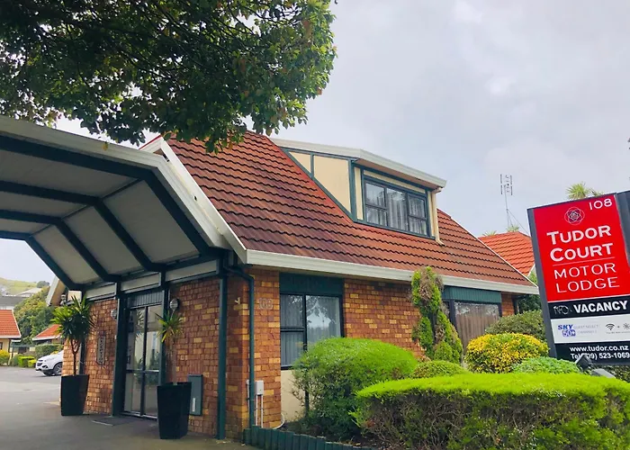 Tudor Court Motor Lodge