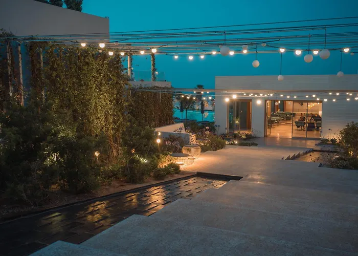 Nous Santorini, A Member Of Design Hotels Mesariá