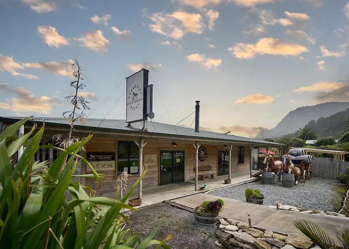 Punakaiki Rocks Hotel & Garden Bar