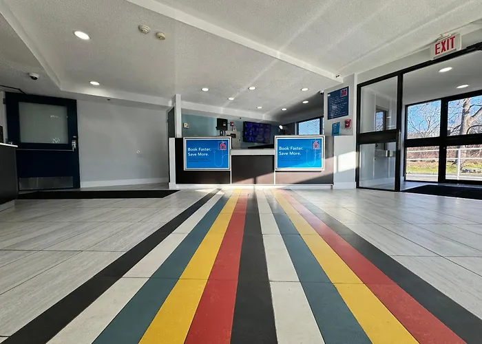 Studio 6 Suites Airport