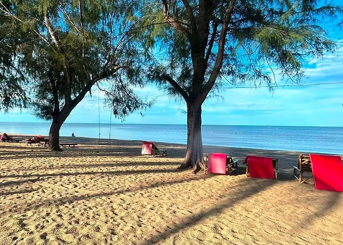 Ao Thai Resort Sathing Phra