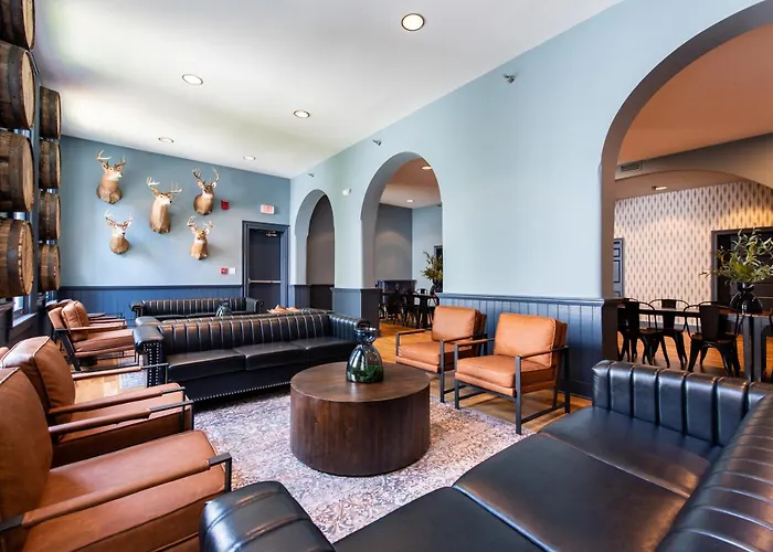 The Woodford Hotel Versailles