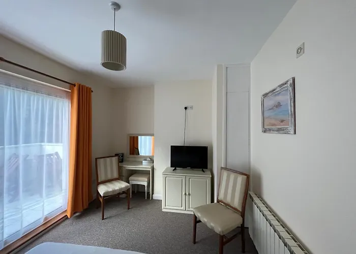 The Prince Of Wales Hotel St Ouen's