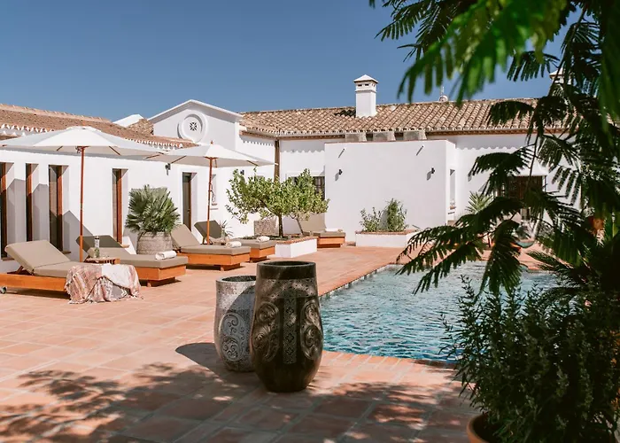 San Roque Suites De Monda