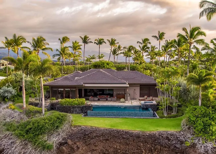 Mauna Lani Luxury Vacation Villas - Coraltree Residence Collection