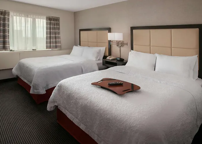 Hampton Inn & Suites Milwaukee Downtown